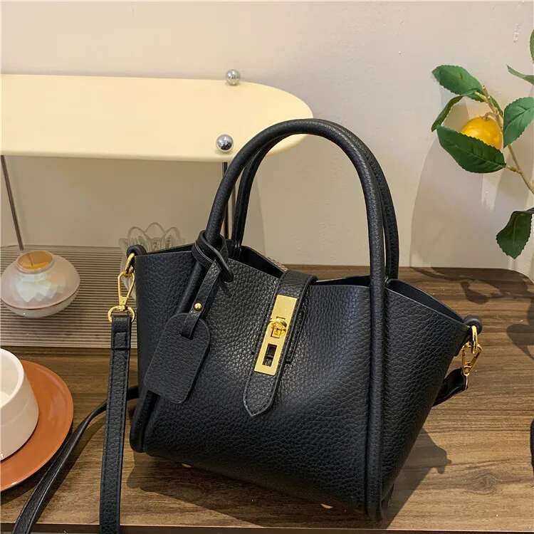 Nanfeng P meets Tote girl 2025 new handbag high-grade fashion commuter hand messenger bag bags for women