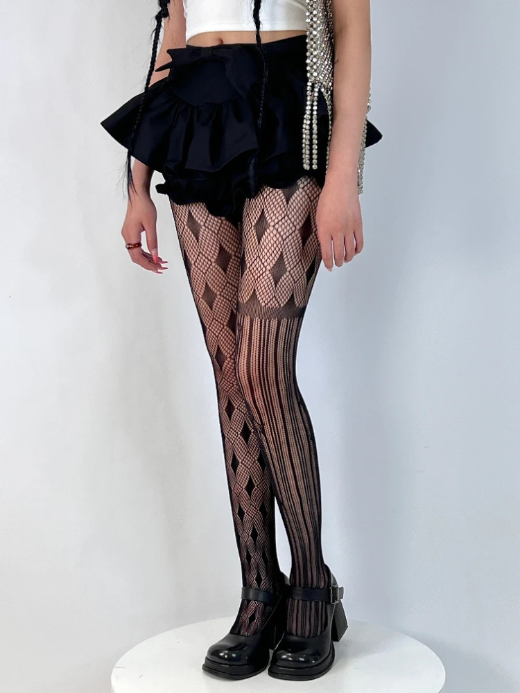 Stockings Womens Nylon Black Irregular Diamond Hollow Lace Mesh Versatile Retro Sexy Black Silk Personality Fashion Leg Shaping 241031