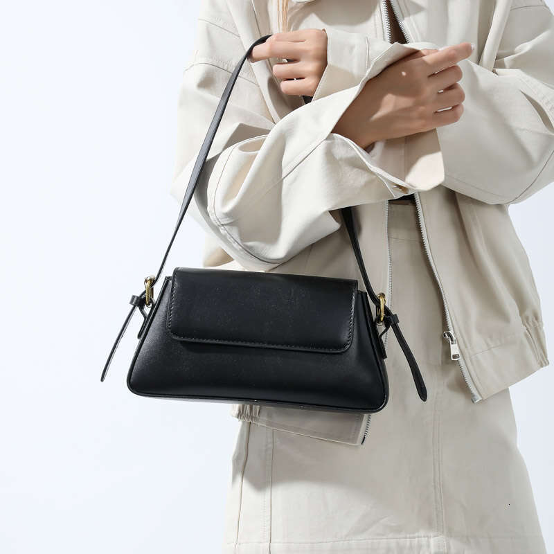 Retro Solid Color Shoulder Bags for Women 2025 Winter PU Leather Lady Underarm Bag Vintage Handbags and Purses