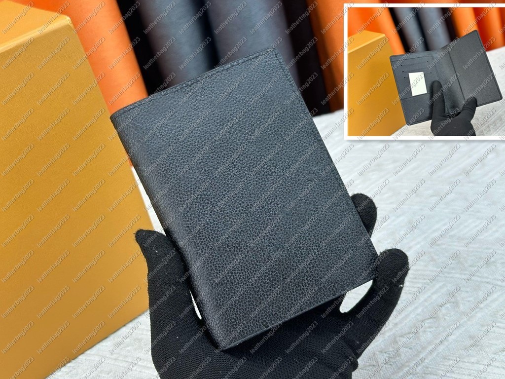 top Luxurys High Quality Classic Fashion wer Star Designer Men Women Leather Passport Business Check Card Bag Wallet Original box card holder