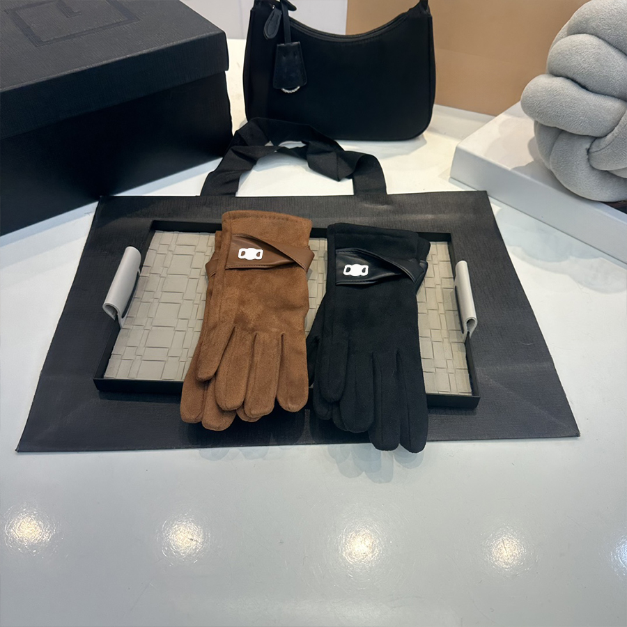 Designer Fashion Autumn And Winter Gloves For Warmth And Luxury Men And Women Thick Knitted Gloves For Winter Five Finger Anti Cold Touch Screen Con