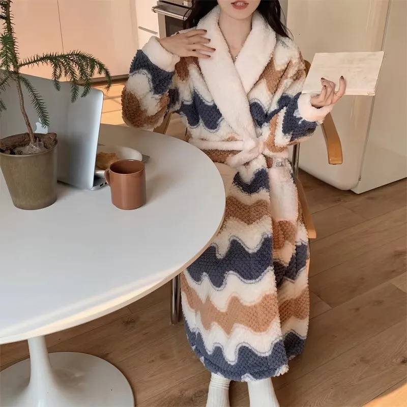 Womens Cute Pajamas Winter Pajamas Warm Robe Set Long Home Wear Bathtub with Velvet Warm Coral Velvet Pajamas 241031
