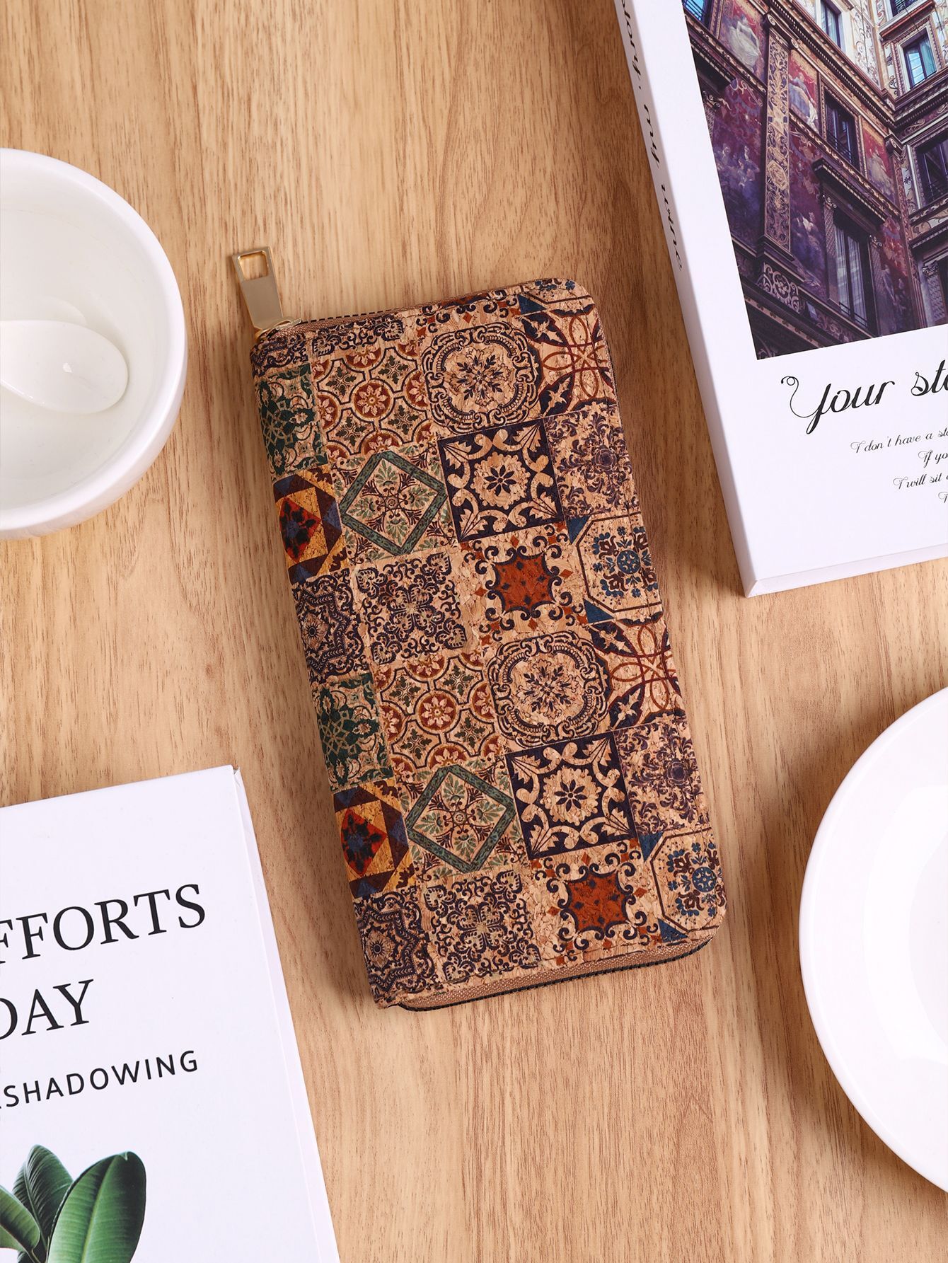 New designer multifunctional Bohemian style and multiple card slots with personalized artistic wood grain PU women's wallet