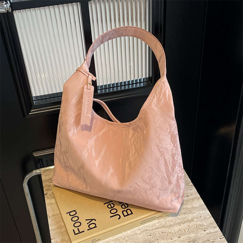 korean version of the new tote large capacity womens bag fashion commuting shoulder daily texture soft leather bag
