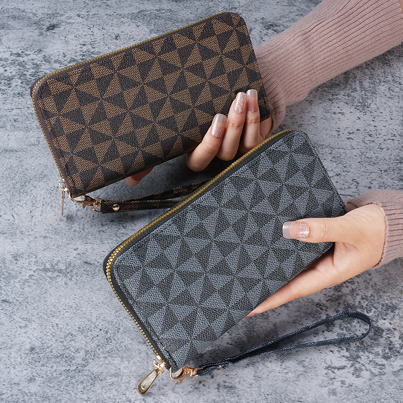 New designer's light luxury women's single pull used flower wallet, multifunctional handheld card bag, fashionable mobile wallet