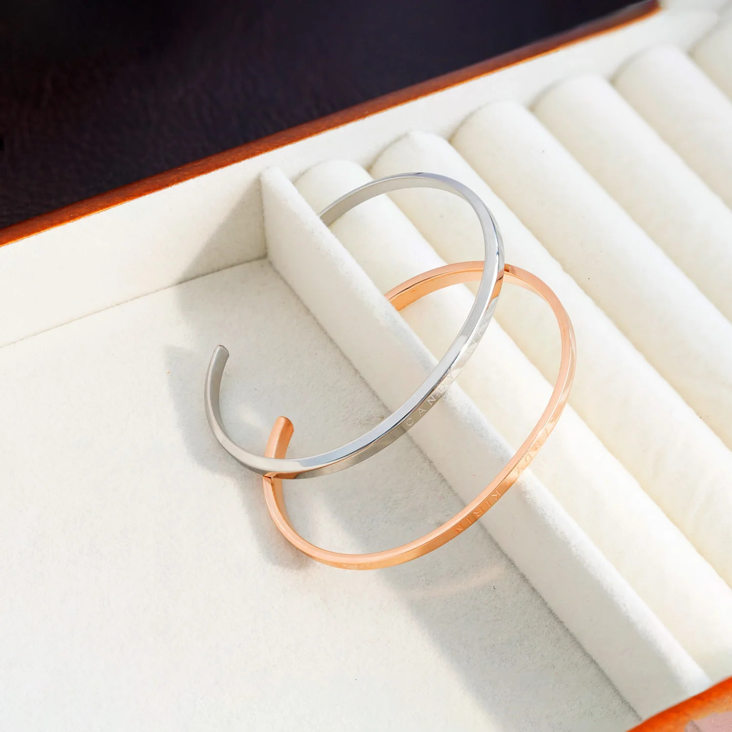 Simple and fashionable stainless steel C-shaped open bracelet with rose gold color plated couple DW mens bracelet 241030