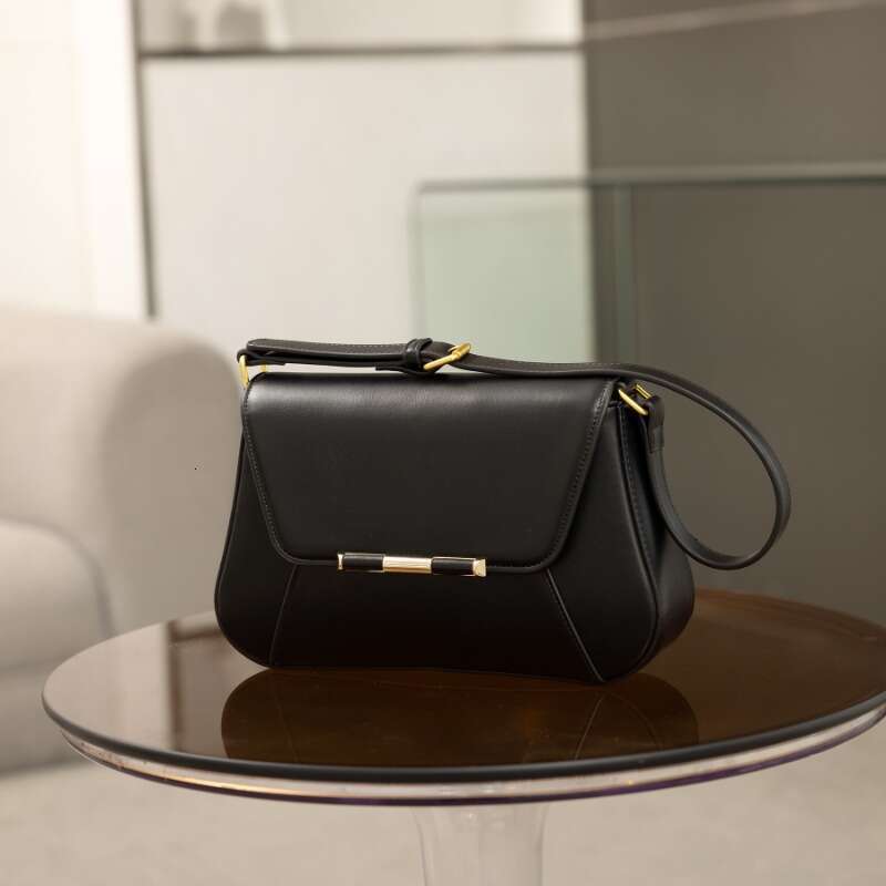 Women's Spring/Summer 2024 New Fashion, Simple, Niche, , One-Shoulder, Underarmpit Crossbody Commuter Bag