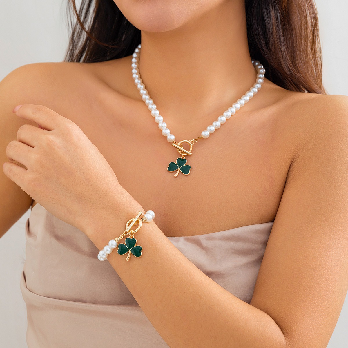 Amazon Hot Selling Baroque Pearl Necklace for Women Versatile High-end Niche Accessories Sweater Chain Accessories