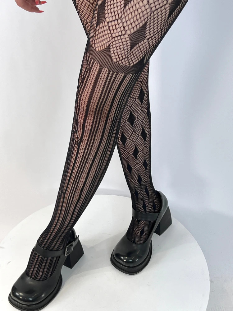 Stockings Womens Nylon Black Irregular Diamond Hollow Lace Mesh Versatile Retro Sexy Black Silk Personality Fashion Leg Shaping 241031