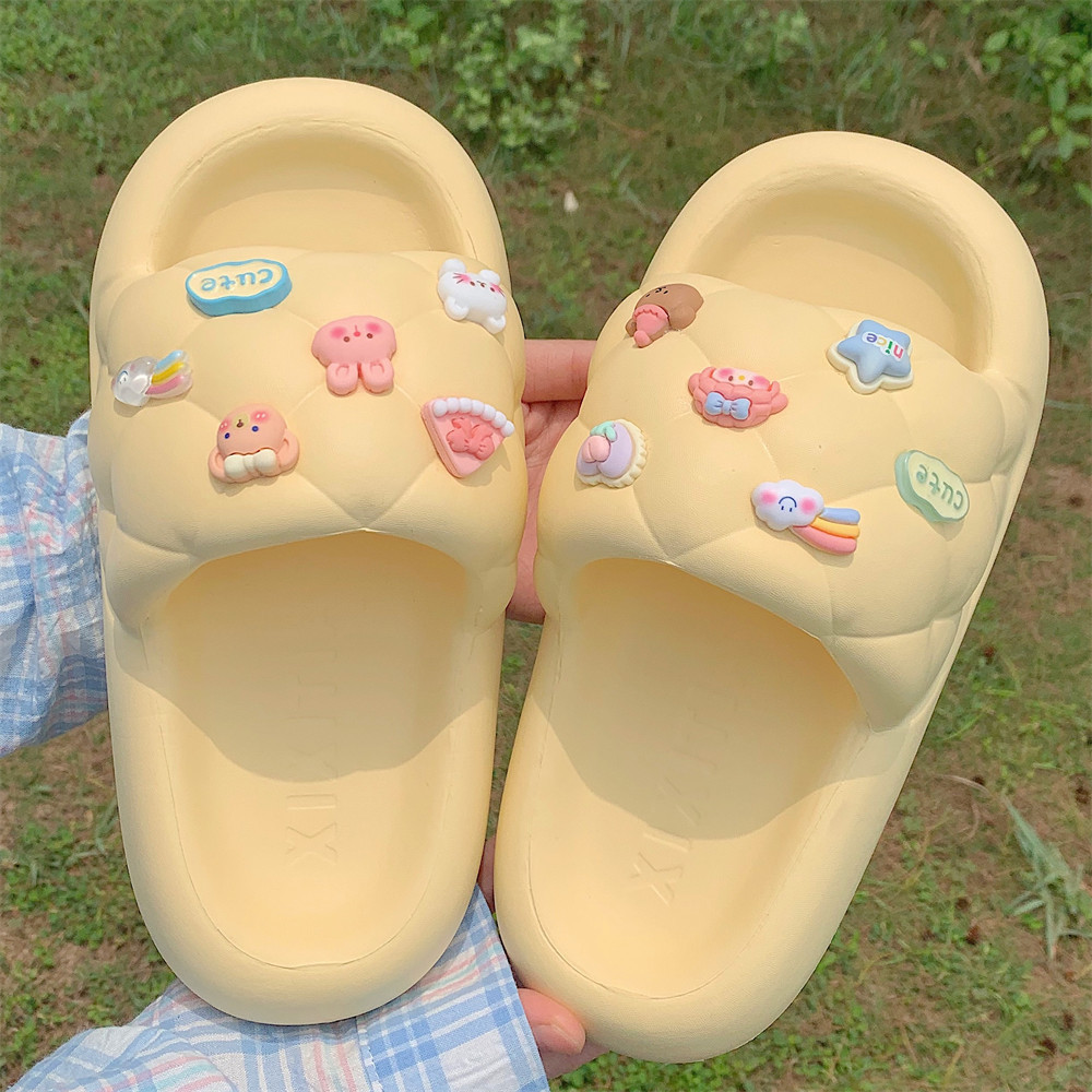 Sweet cartoon sandals summer wear casual comfortable soft bottom soft cute bear summer slippers female