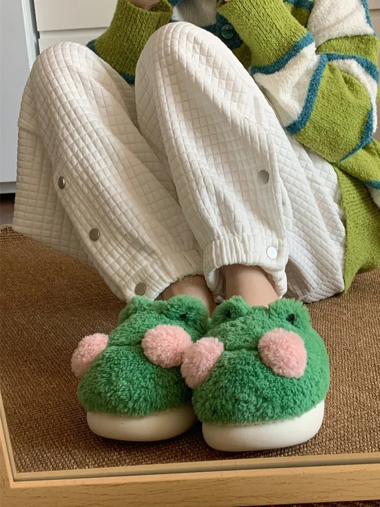 Interesting Couple Cute Frog Cotton Slippers Winter Student Non slip Warm Plush Home Slippers Mens and Womens Home Shoes 241031