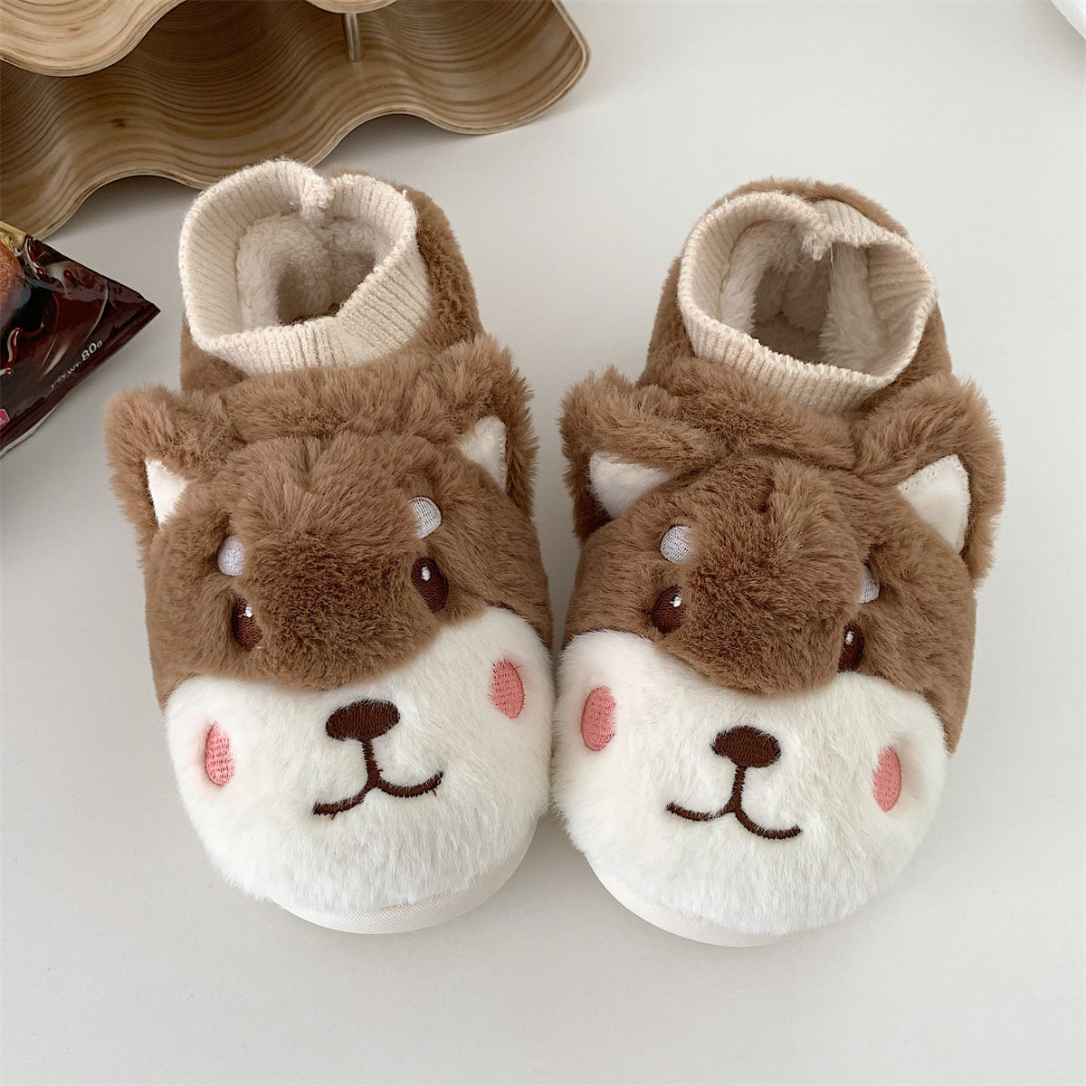 Female winter personality cartoon puppy fluffy cotton slippers Warm and interesting shoes for home bedroom in winter