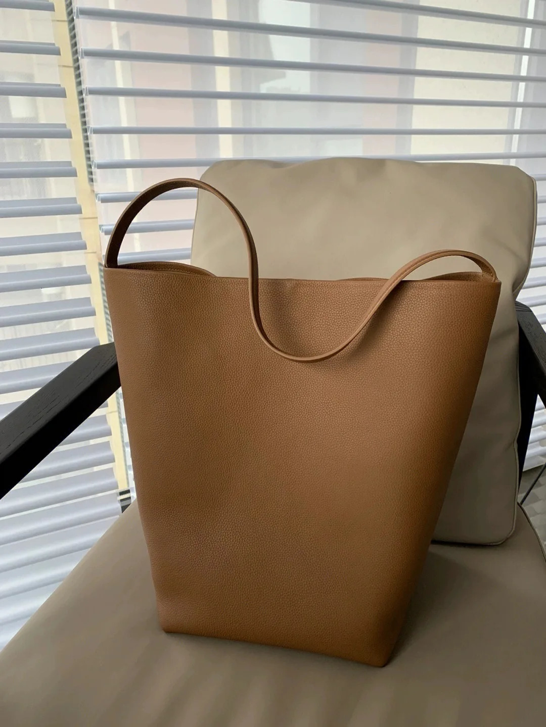 Bucket Senior Shoulder Handbag Litchi Grain Cowhide Large Capacity Tote Bag Female 241030