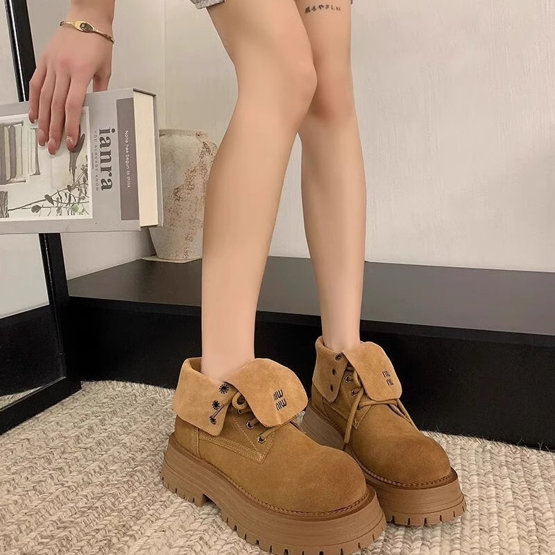 Thick soled, thick heel, height increasing Martin boots for women, 2024 autumn new item, lace up versatile short boots, flip up yellow boots