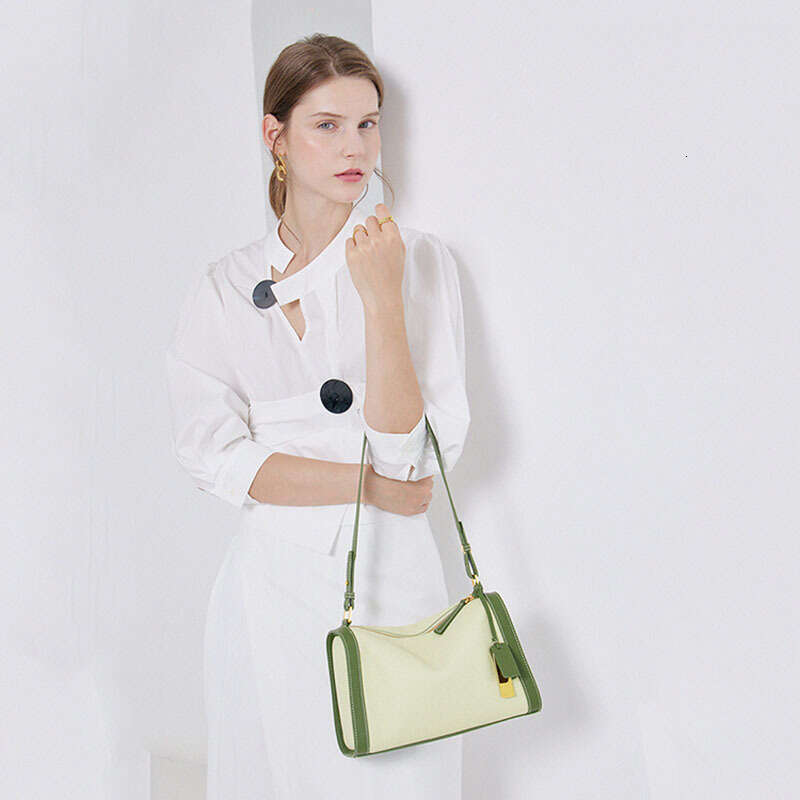 Women's 2024 New High-End Fashion Large-Capacity Commuter Shoulder Crossbody Bag