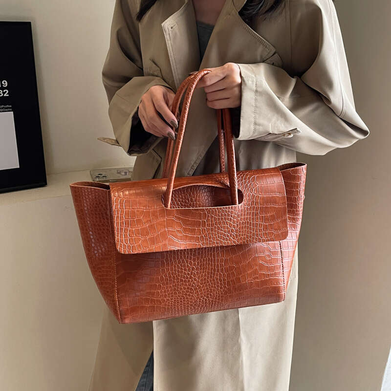 Crocodile Pattern Women Handbag With Short Handle Shoulder 2025 New Designer Large Capacity Travel Bag Trend Tote