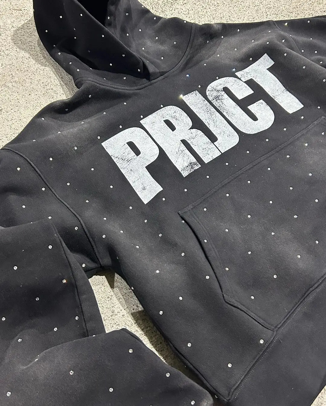 High Street Casual Hoodie Gothic Rhinestone Letter Print Pattern Mens and Womens Fashionable Hoodie Harajuku Retro Y2K Hoodie 241030