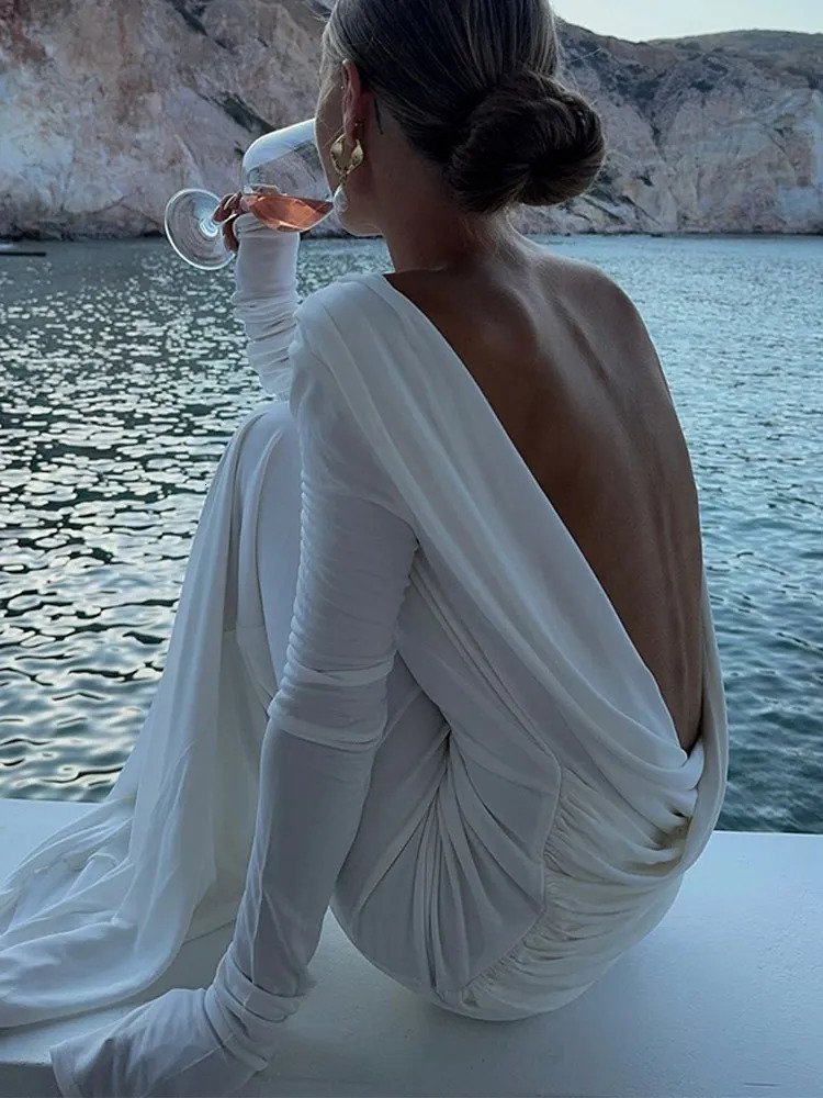 Chic Backless White Long Sleeved Slim Fit Dress For Women Pleated Elegant Round Neck Long Dresses 2024 Female Evening Gowns 241030