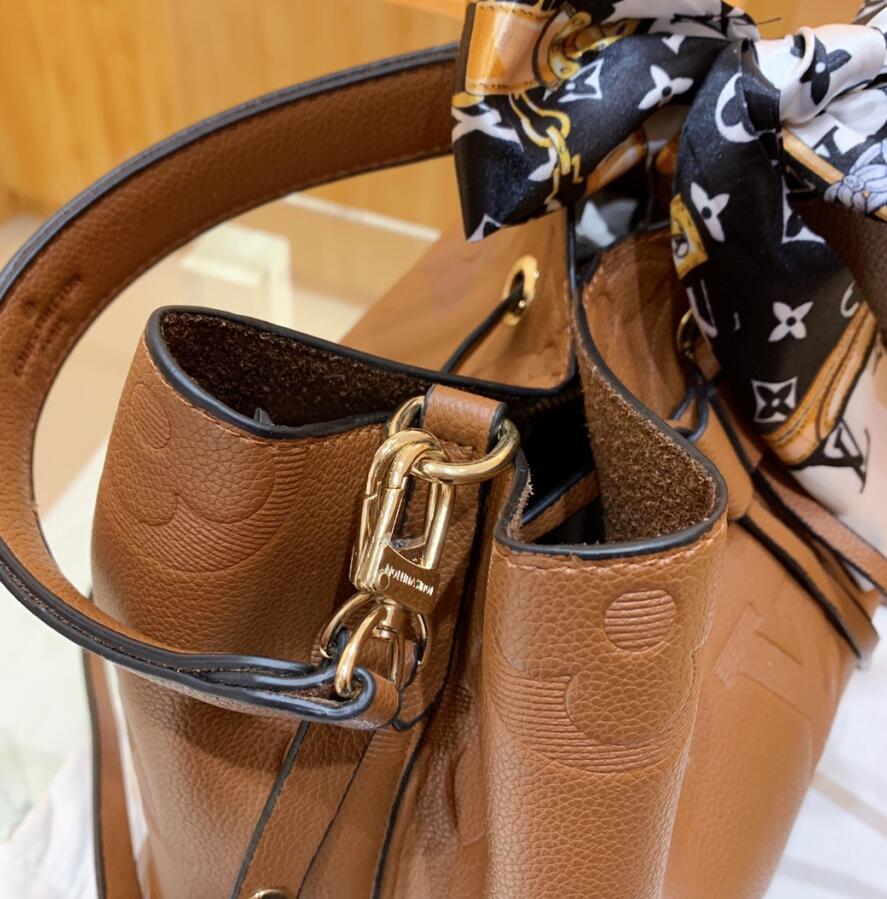 Designer Bucket Bag Luxury One Shoulder Crossbody Bag Handheld Womens Bag 2024 New European and American Womens Bag