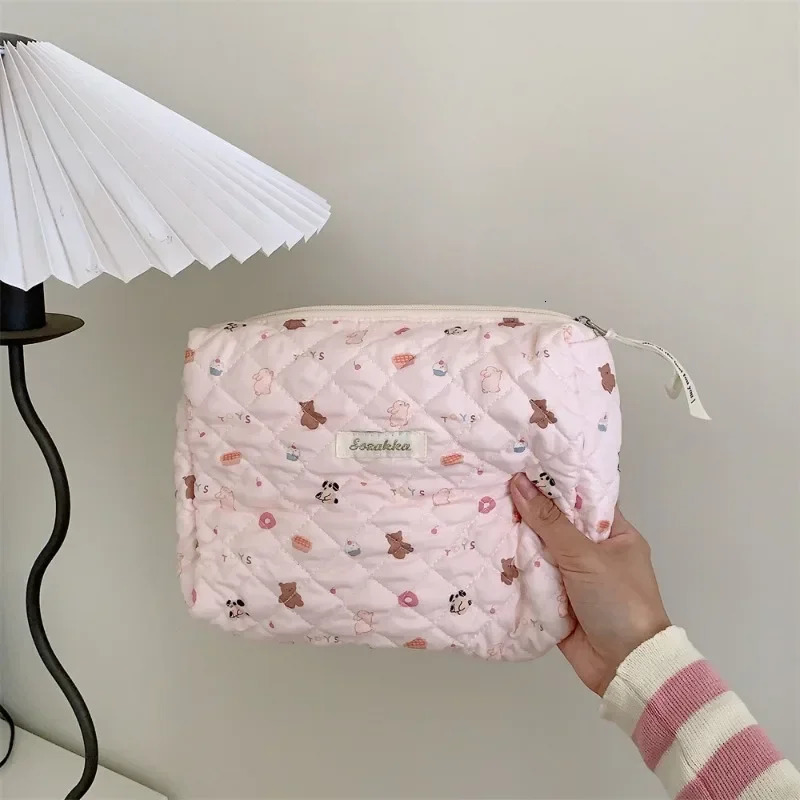 Pink Womens Cosmetic Storage Bag Womens Portable Cosmetic lipstick Key Bag Handbag Rose Pattern Quilted Cosmetic Bag 241031