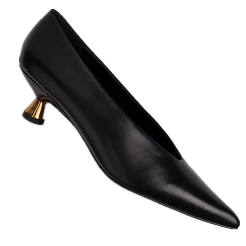 2024 Heels Pointed Toe Shallow Mouth Retro Granny Shoes Patent Leather Skinny Metal Heel Four Seasons Single Shoes Fashion 241031