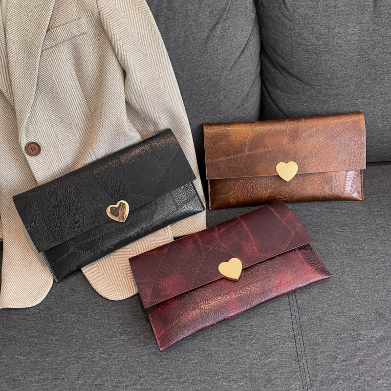 New designer fashionable multifunctional women's heart-shaped handbag, new gradient color splicing niche high-end texture envelope bag