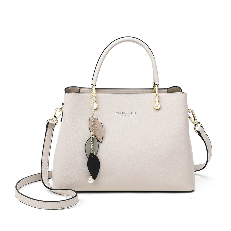 Bag women's versatile new handbag large capacity shoulder bag fashionable and high-end crossbody commuting bag