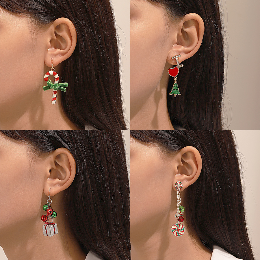 Elegant Heart-Shaped Christmas Tree Earring Set for Ladies - Seasonal Decorative Piece