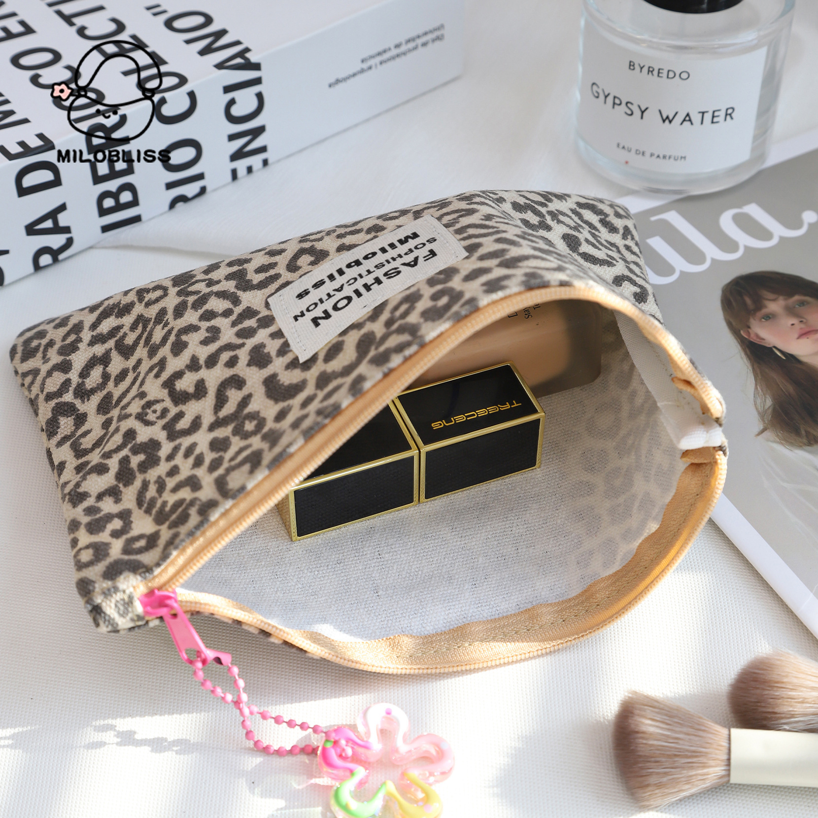 New designer, new leopard print, creative niche design, portable makeup storage bag, handbag
