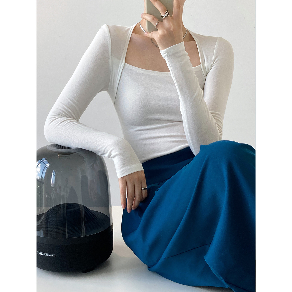 Designer Luxi French style pure desire long sleeved square neck T-shirt for women, slim fit and slimming fake two-piece top, autumn thin base shirt 28