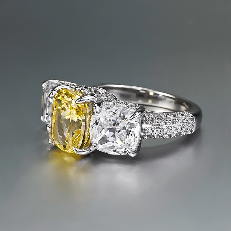 2024 Top-Selg Wedding Ring: 3-Stone Cushion Cut Yellow Moissanite Sterg Sier Bridal Ring dh910320090