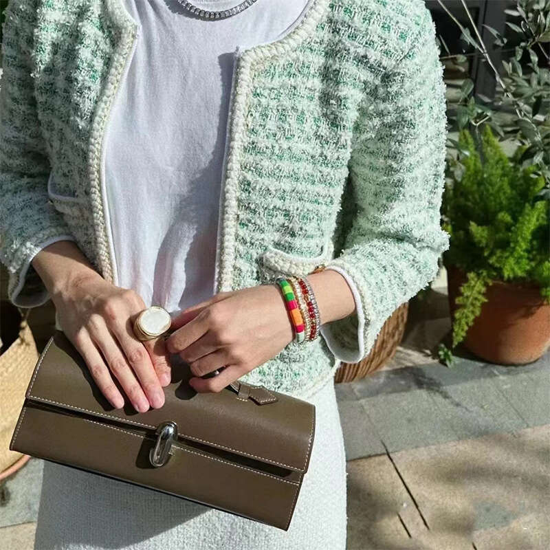 Chic Calfskin Handbag: Retro Style Genuine Leather Handheld Bag hot for Women
