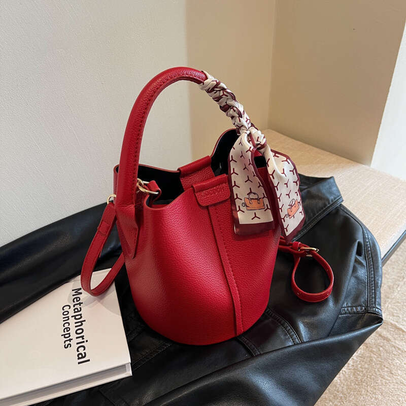 2025 New Women's Fashion Simple Shoulder Bag High Quality Design Handbag PU Commuter Hot Selg Bolsas Para Mujeres