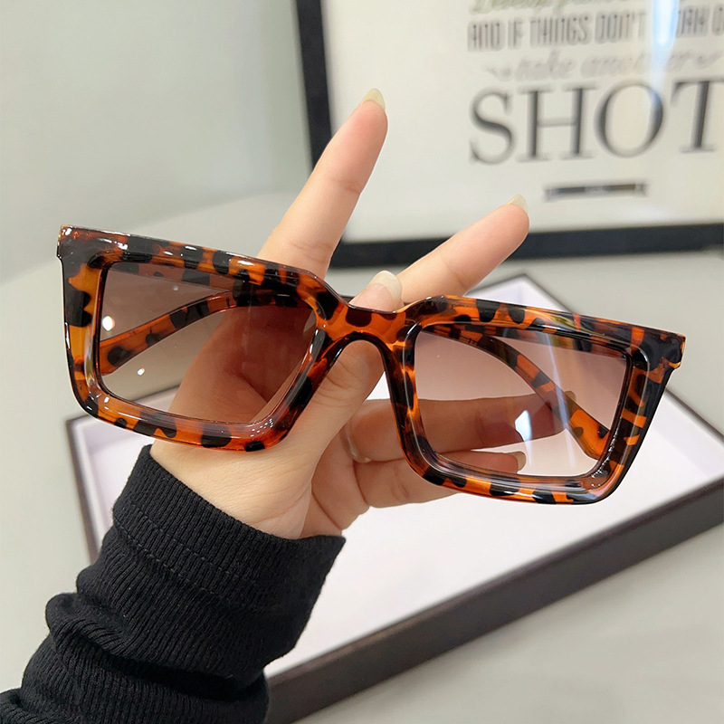 Polaroid lenses, high-end women's eyeglass frames, vintage metal sunglasses Fashionable cute cat eye glasses tortoiseshell anti blue light W053 B