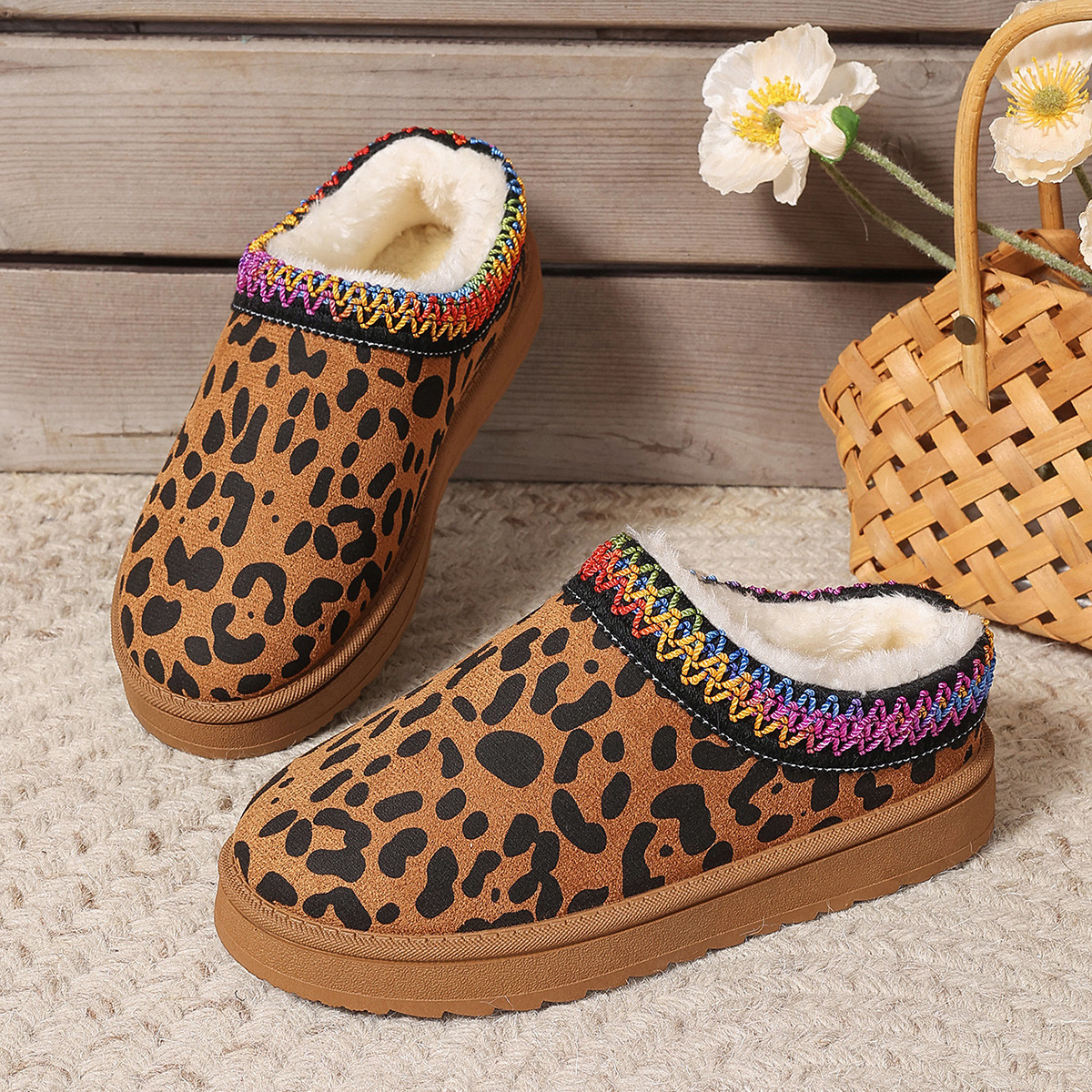 2025 New Xinxin Women's Winter Fur Snow Cotton Plush Cotton Shoes Flat Bottom Martin Boots