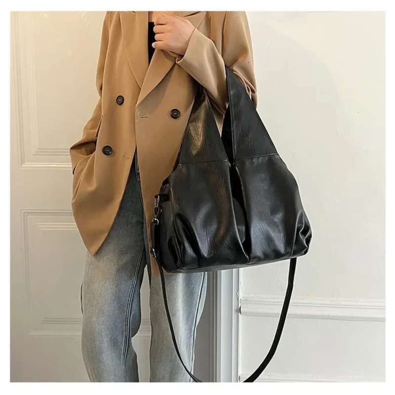 New Fashion Simple Shoulder Niche Design Large Capacity Textured Casual Retro Tote Solid Color Crossbody Bag For Women