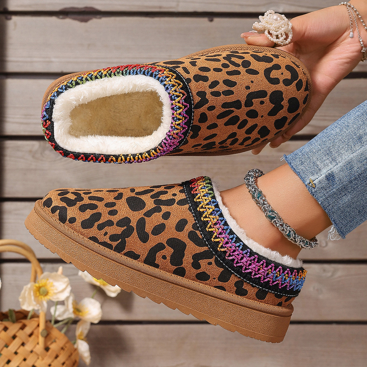 2025 New Xinxin Women's Winter Fur Snow Cotton Plush Cotton Shoes Flat Bottom Martin Boots