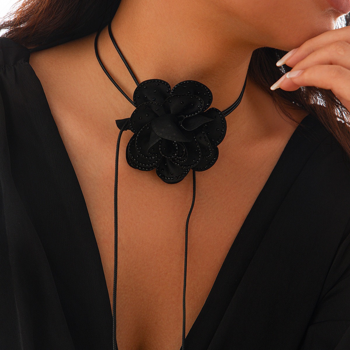 New Cross-border Jewelry From Europe and America Black Rose Skin Wax Thread Necklace Pull-out Fabric Earrings