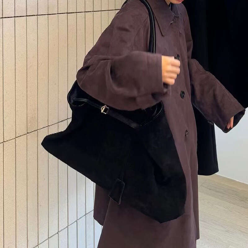 Shoulder Bags For Women Large Capacity Tote Vintage Commute 2024 Korean Fashion Big Armpit Female Crossbody Bag Handbags