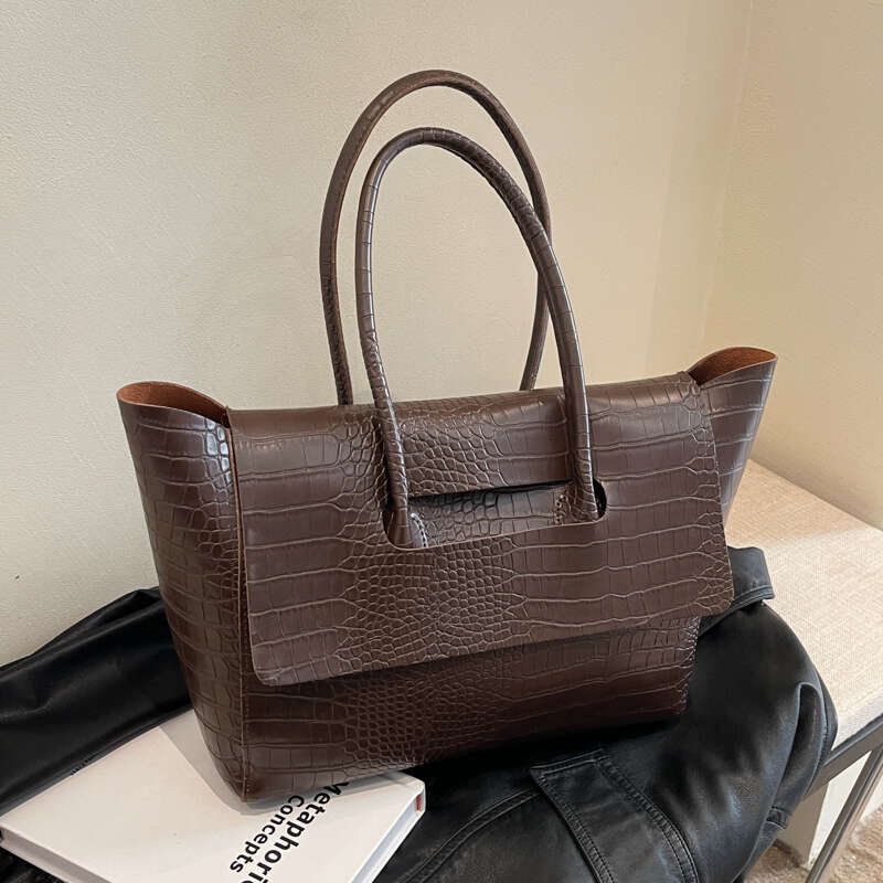 Crocodile Pattern Women Handbag With Short Handle Shoulder 2025 New Designer Large Capacity Travel Bag Trend Tote