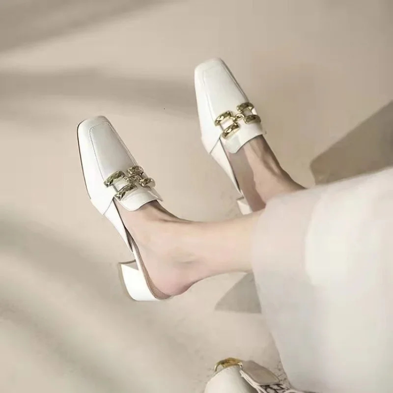 Fashion Cover Toe Chain Decoration Womens Half Slippers Outdoor Slides Med Heeled Mules Shoe 2024 Square Heel 241031