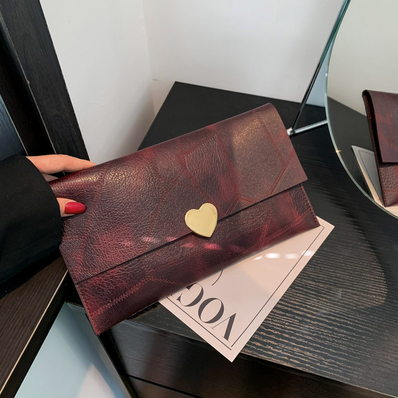 New designer fashionable multifunctional women's heart-shaped handbag, new gradient color splicing niche high-end texture envelope bag