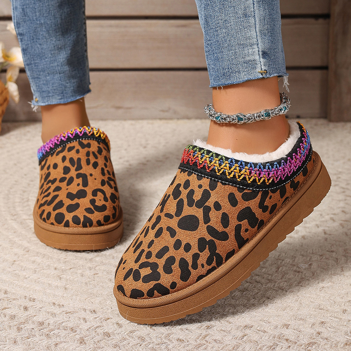 2025 New Xinxin Women's Winter Fur Snow Cotton Plush Cotton Shoes Flat Bottom Martin Boots