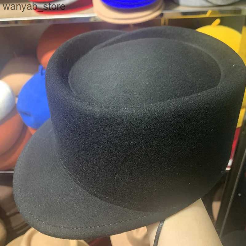 Stingy Brim Hats Winter Fedora Hat for Women Korean Flat Top Navy Wool Hat British Casual Black Gray Khaki Equestrian Hat Fashion High Quality L240910