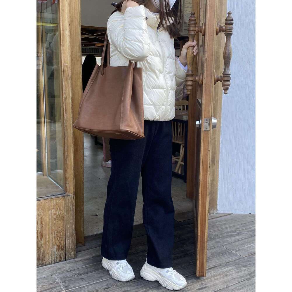 womens 2024 new spring summer one shoulder underarm large capacity handheld versatile commuting bucket crossbody bag