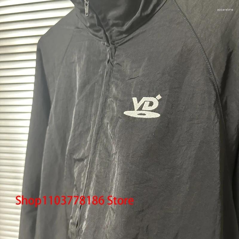 Mens Jackets Niche Fashion VUJADE Jacket Chest Embroidered Nylon Zipper Cardigan Classic Black All-match Casual VD Coat Streetwear Men