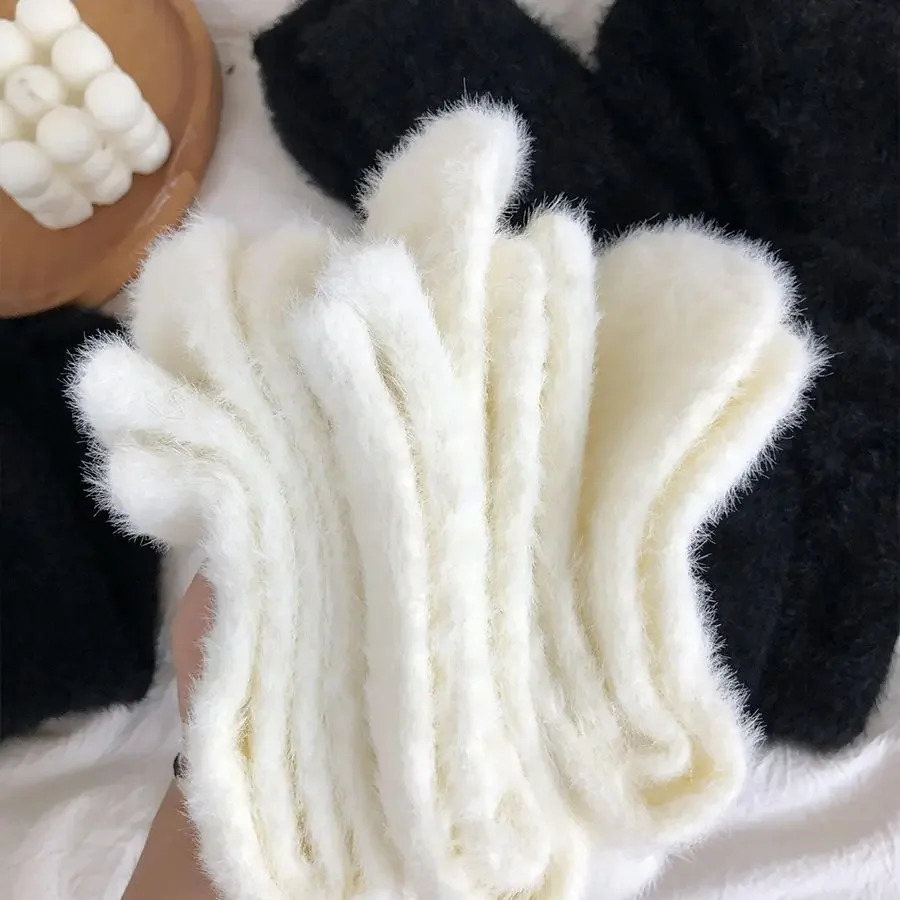 Mink Velvet Socks for Women and Men Autumn and Winter Thicken Thermal Coral Velvet Sleep Plush Floor Black White Socks Underwear 241031