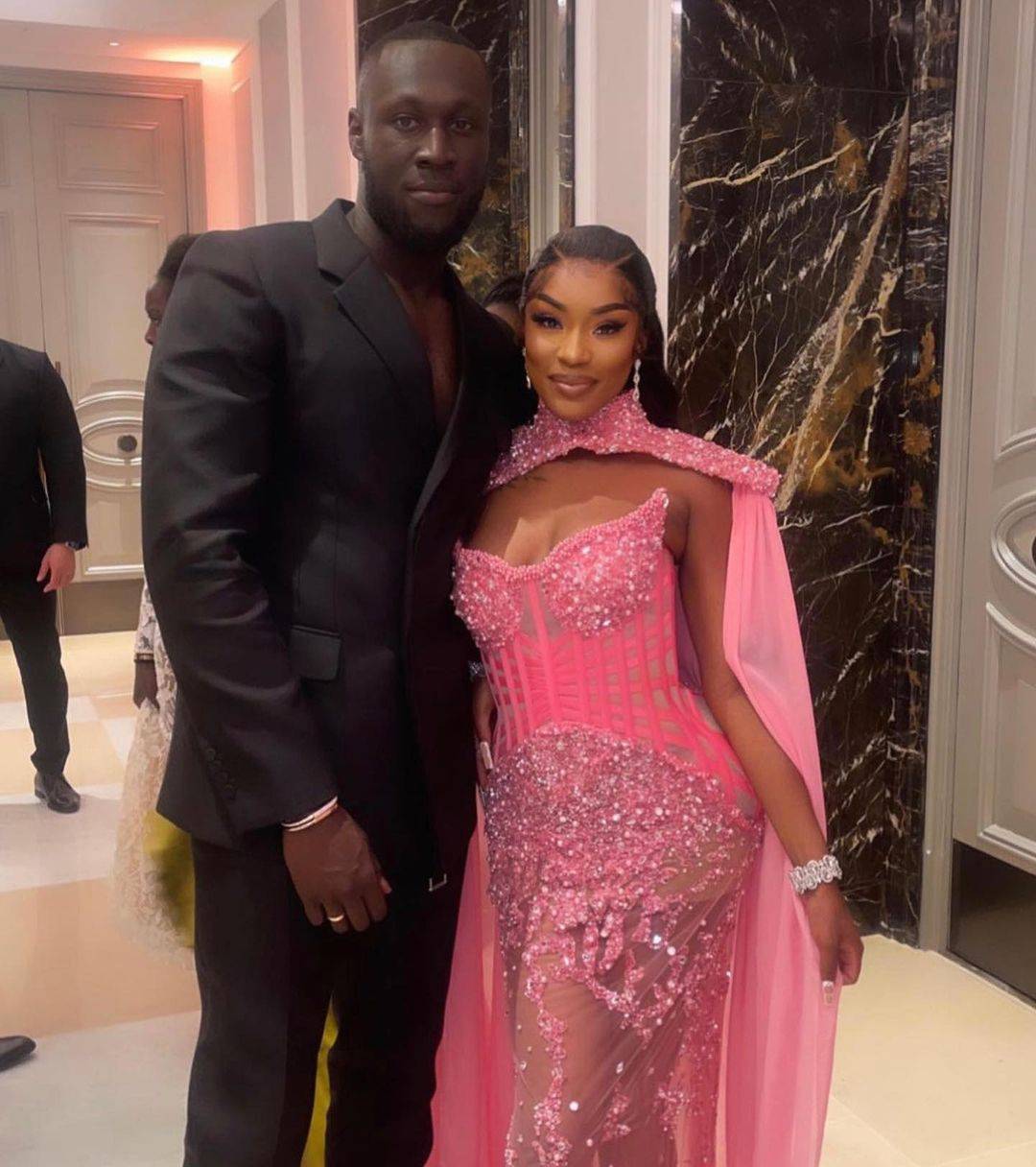 Pink Mermaid Evening Dresses With Wraps Crystal Beading Sequined Prom Gowns Red Carpet Show Formal Special Occasion Dress