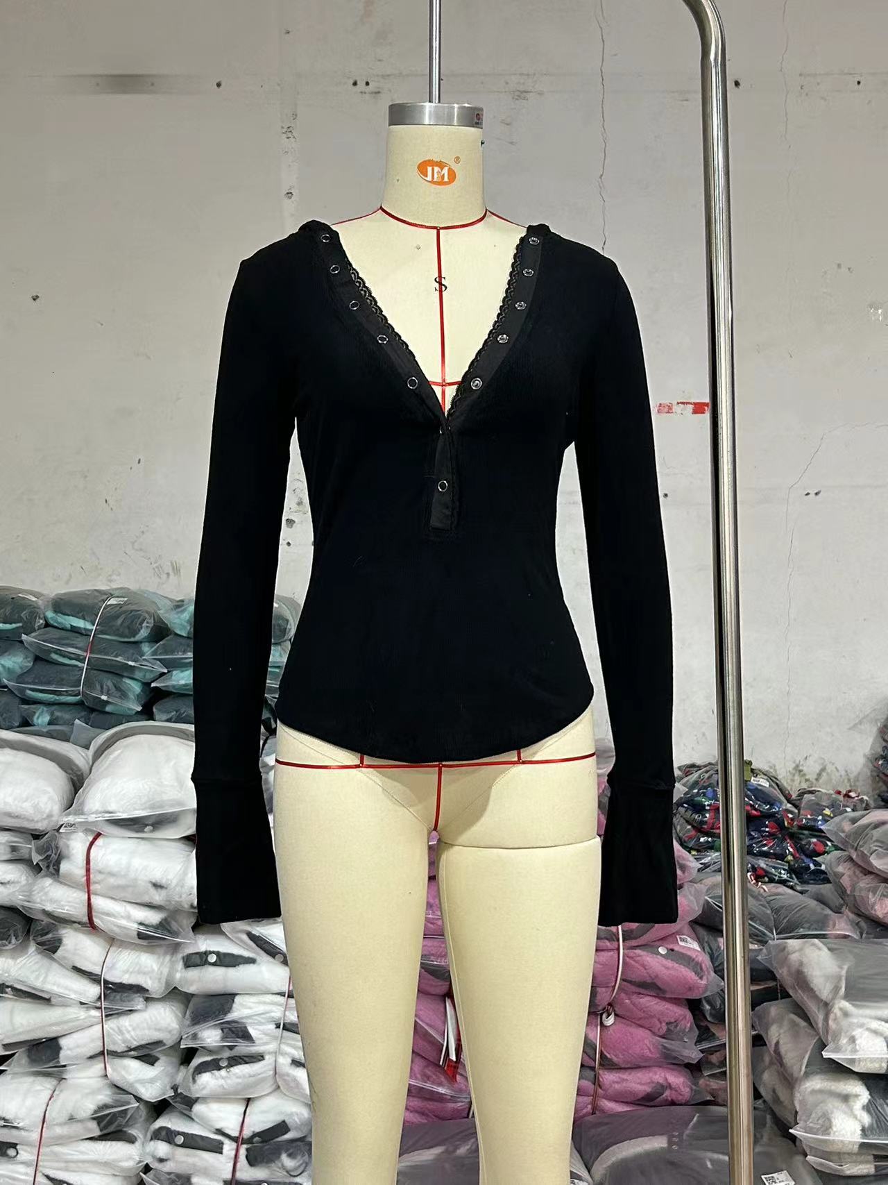 Designer's new spring autumn solid color long sleeved single breasted hooded T-shirt, slim fit and slimming short top SU3500