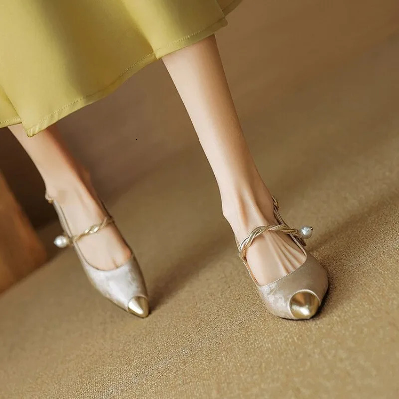 Womens Sandals Summer Retro Pointy Low Heel Buckle Toe High Heels Fashion Temperament Pearl Stiletto Sandals 241031
